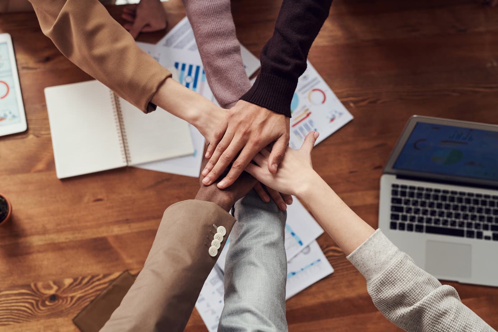 Underwriters collaborating on a commercial file